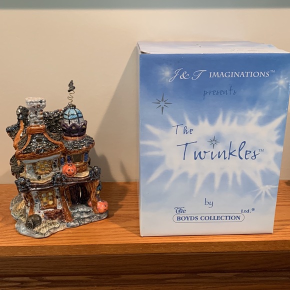 Boyd’s Bears Boobear’s Spook N Sparkle Haunted House - Picture 2 of 15